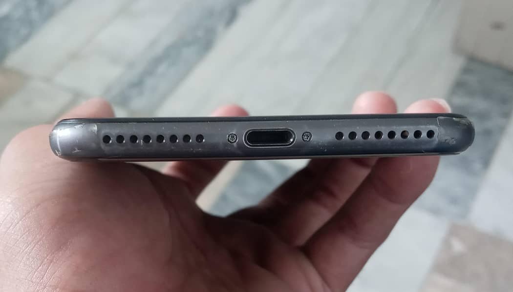 Apple iPhone 8 Plus 2
