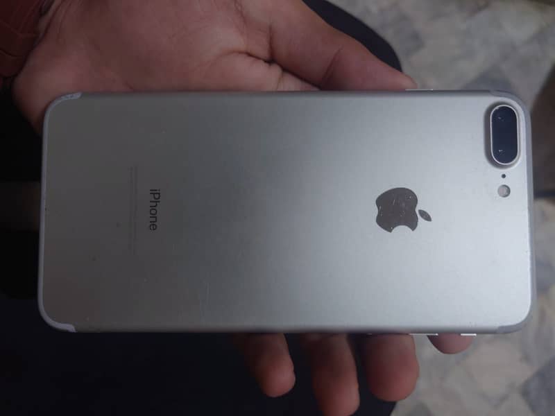 Apple iPhone 7 Plus 1