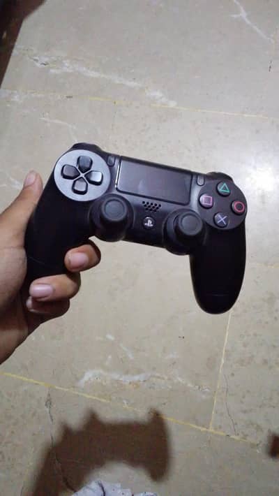 PS4 controller for sale mint condition original and full clear