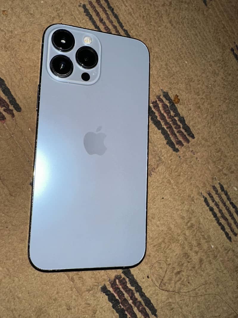 Apple iPhone 13 Pro Max 4