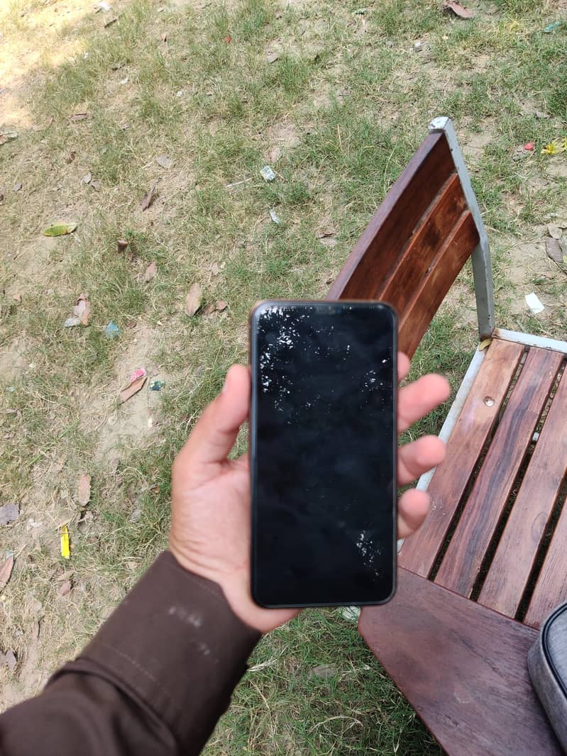 Apple iPhone 11 Pro Max 3