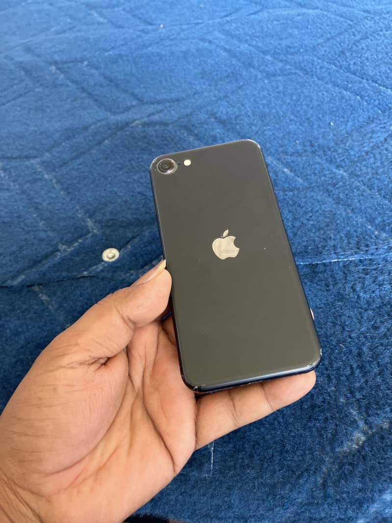 Apple iPhone SE 3rd generation 0