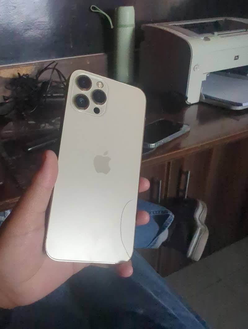 Apple iPhone 12 Pro Max 4