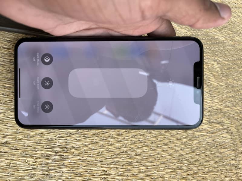 Apple iPhone XS Max 5