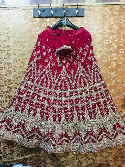 lehnga for sale sirf aik din pehna or ab sale karna bilkul brand new h