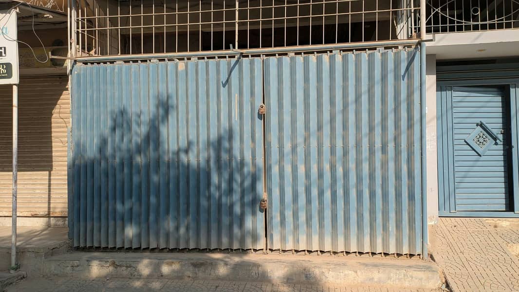 Collapsible gate, Shutter, Kenchii gate 1