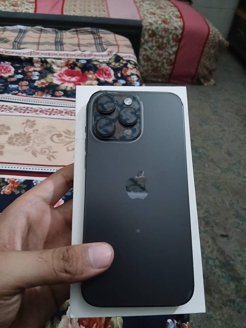 Apple iPhone 14 Pro Max 1
