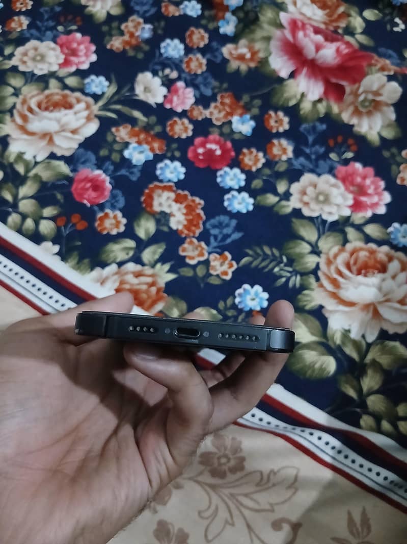 Apple iPhone 14 Pro Max 6