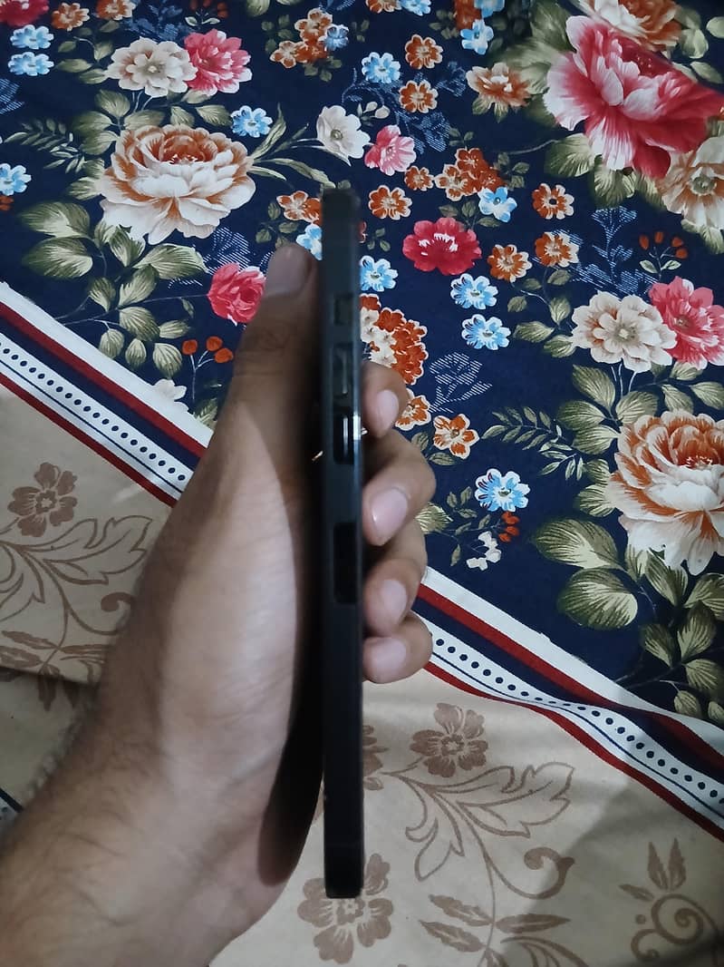 Apple iPhone 14 Pro Max 7