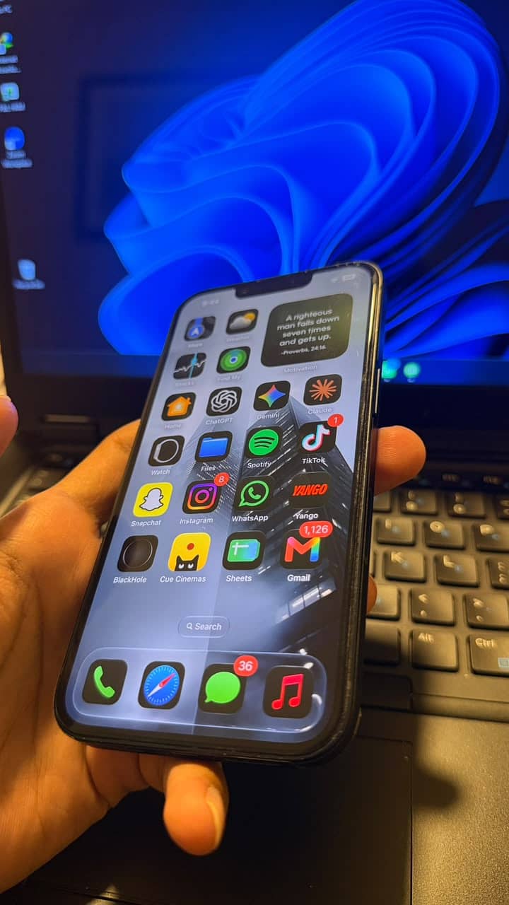 Apple iPhone 13 2