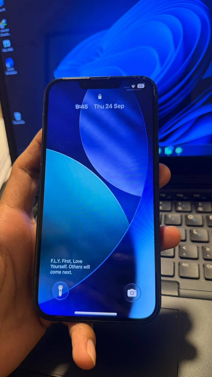 Apple iPhone 13 3