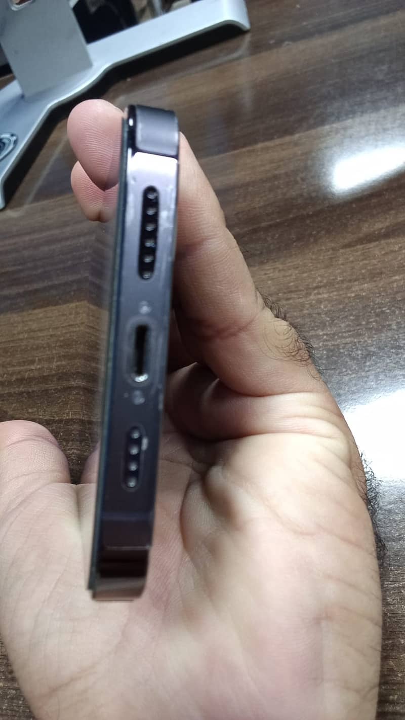 Apple iPhone 14 Pro Max 1
