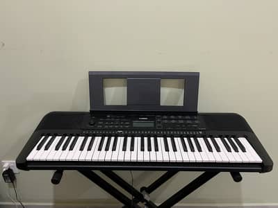 YAMAHA PSR-E273 keyboard