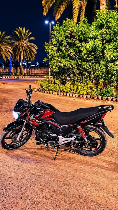 Honda CB150 F