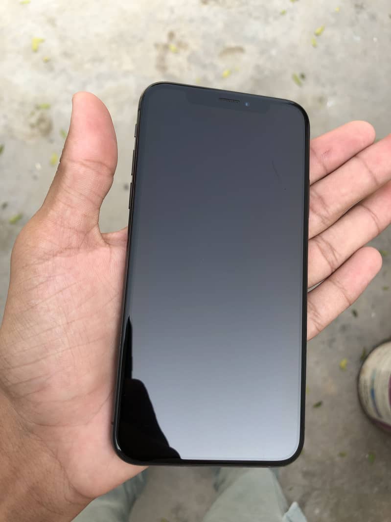 Apple iPhone X 3