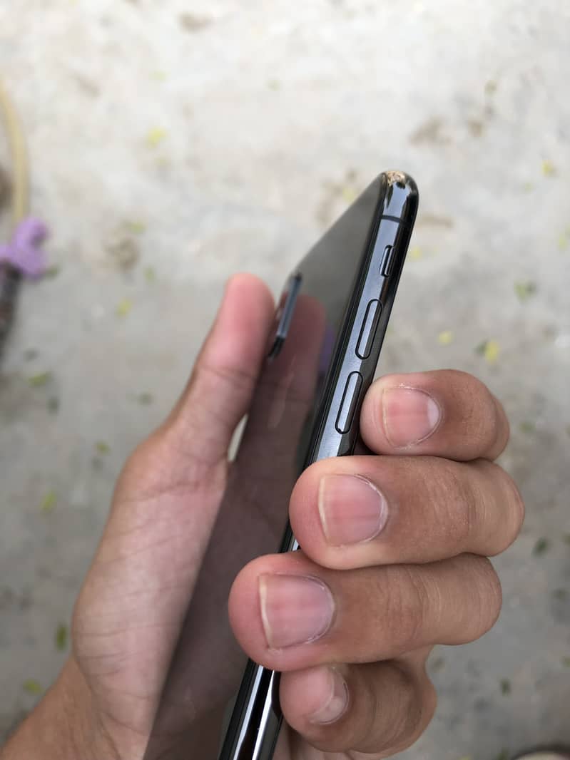 Apple iPhone X 6