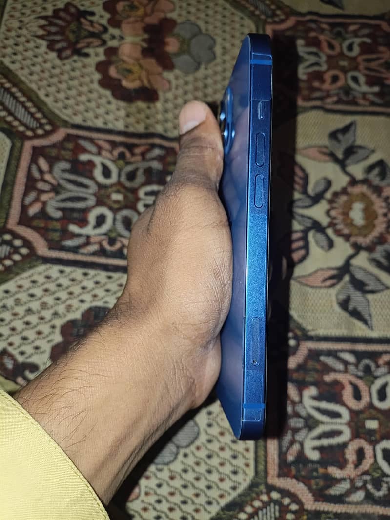 Apple iPhone 13 3