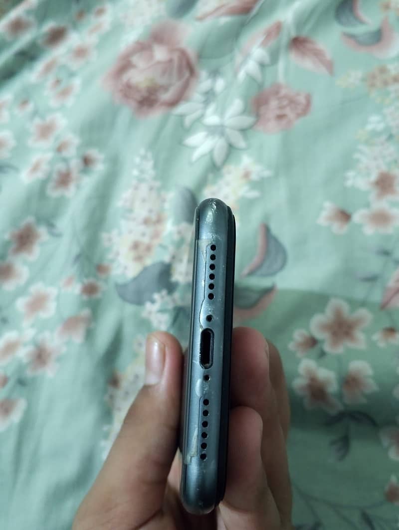 Apple iPhone 11 2