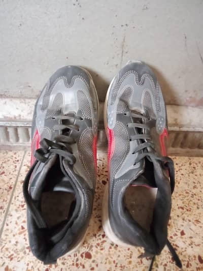 used boys shoes