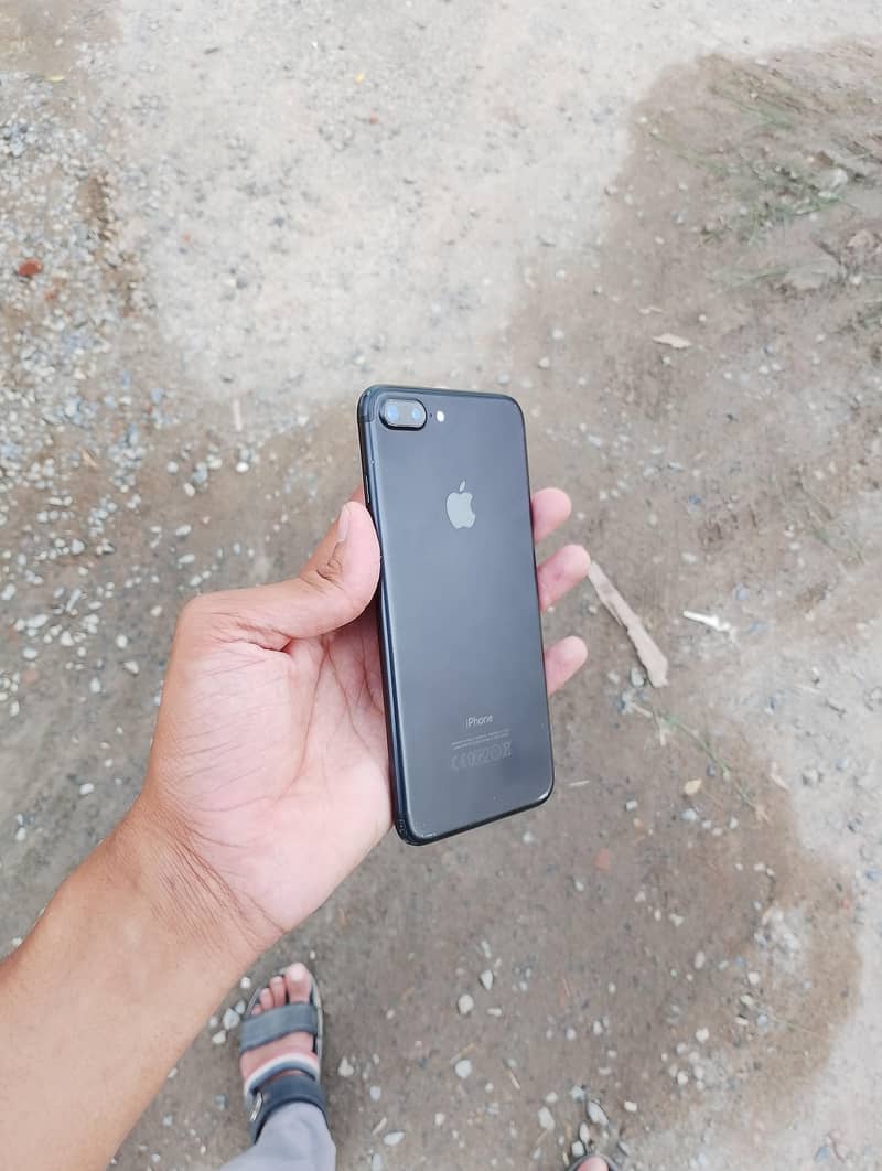 Apple iPhone 7 Plus 0
