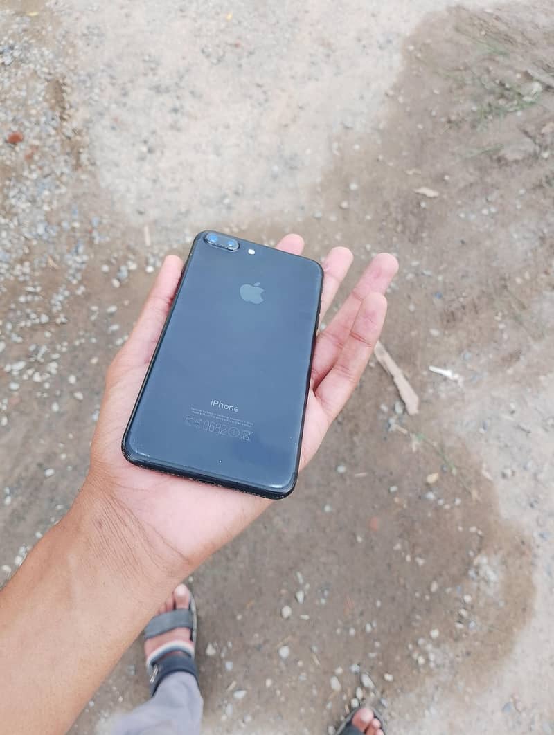 Apple iPhone 7 Plus 3