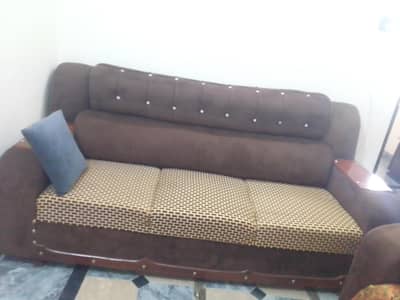6 seater sofa neat and clean urgent sale