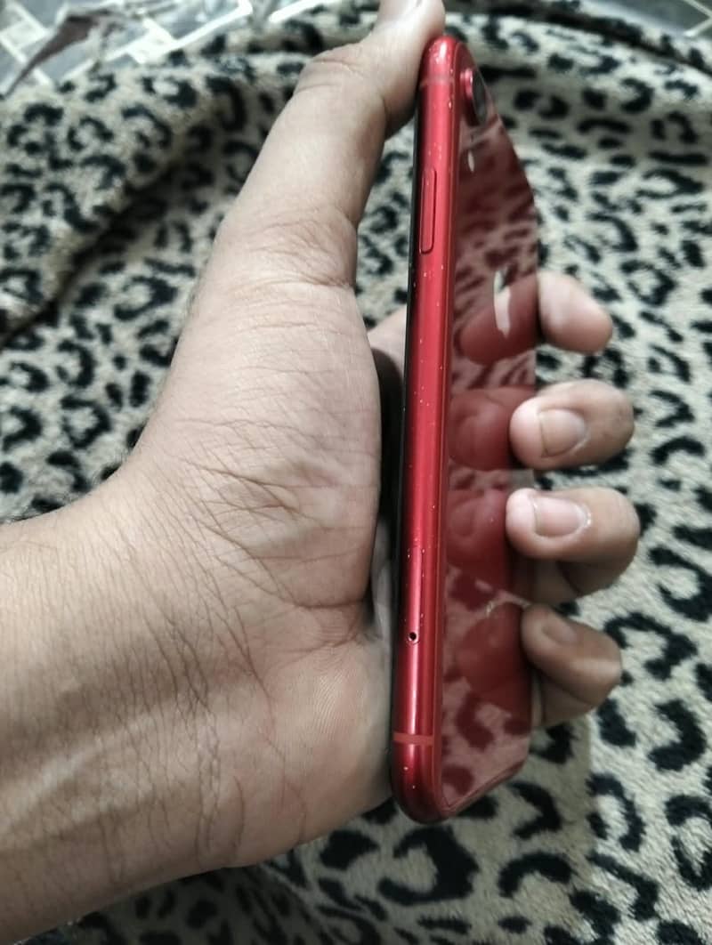 Apple iPhone XR 9