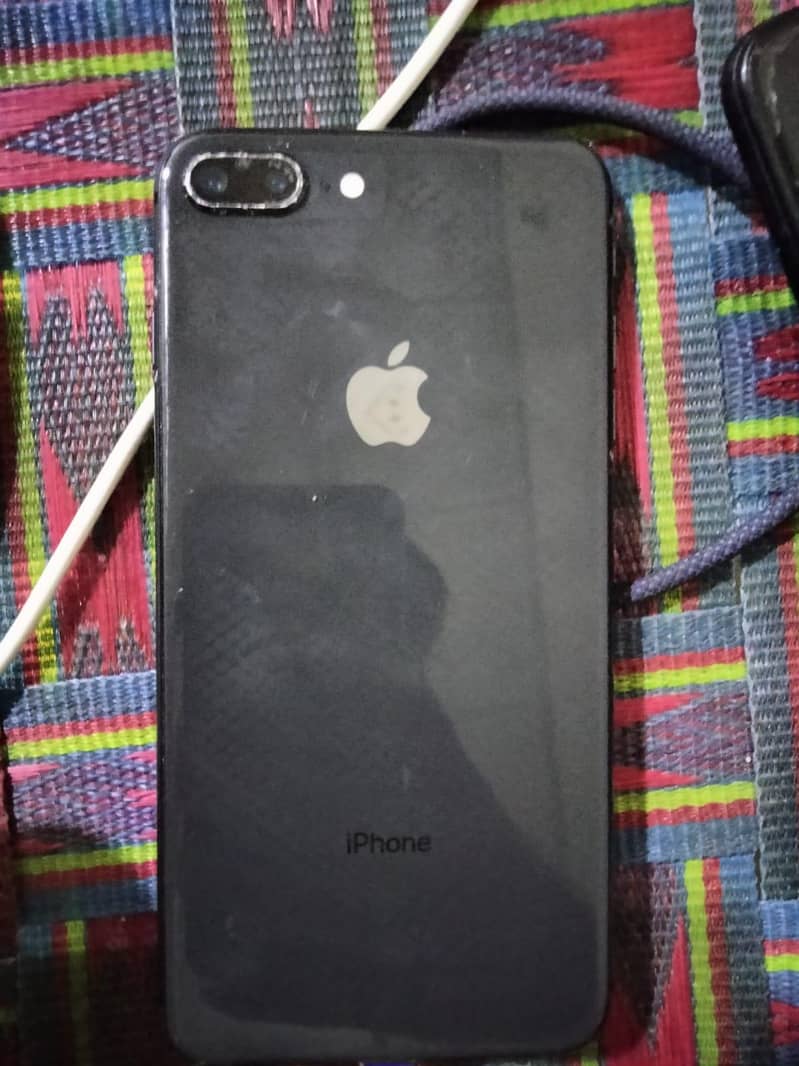 Apple iPhone 8 Plus 0