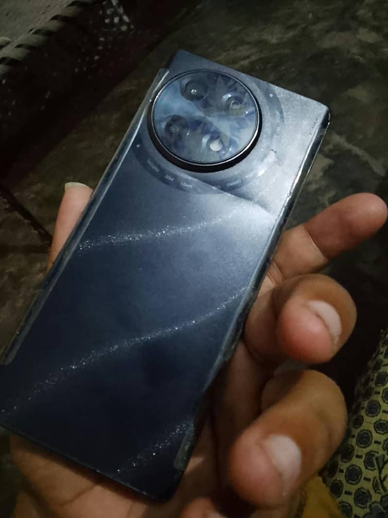 Tecno CAMON 30S 1