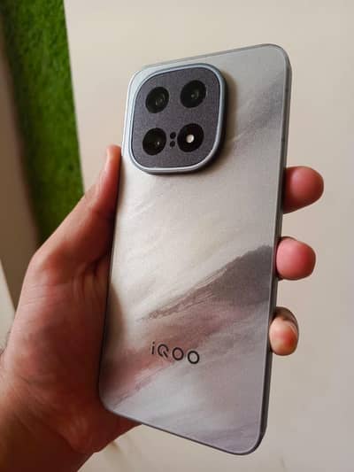 Vivo iQOO 15 Global Official PTA Approved 16/512gb Brand New