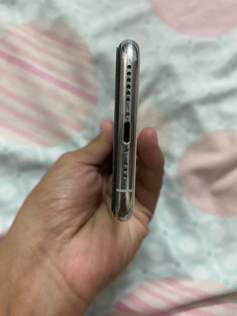 Apple iPhone 11 Pro 1