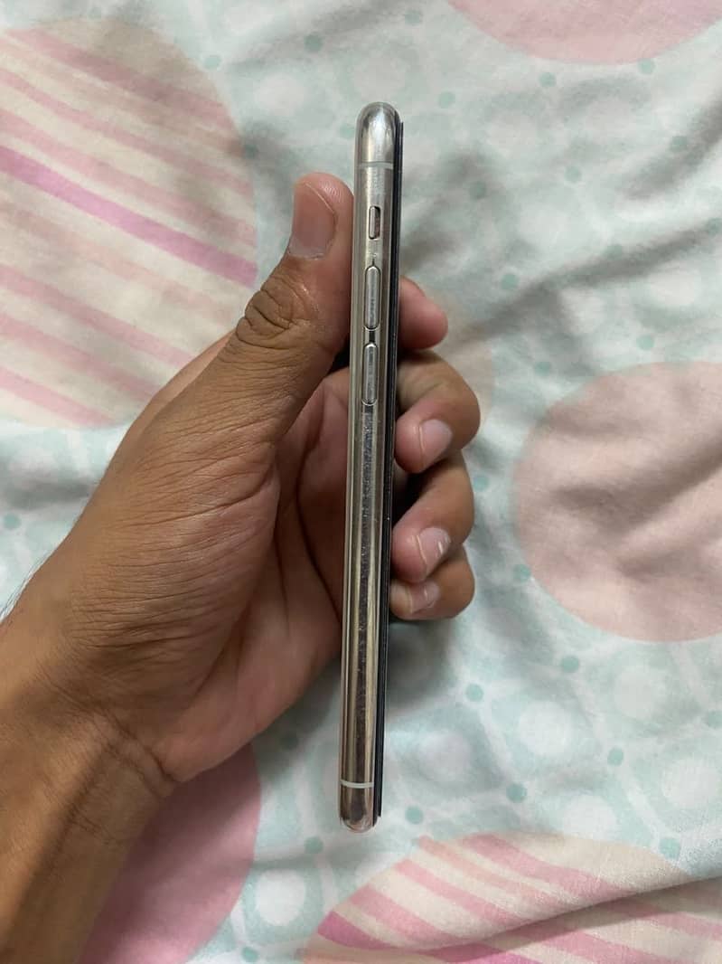 Apple iPhone 11 Pro 2
