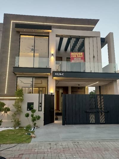 8 Marla Spacious House Is Available In Low Cost - Block C For Sale