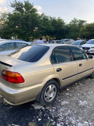 Honda Civic Oriel 2000