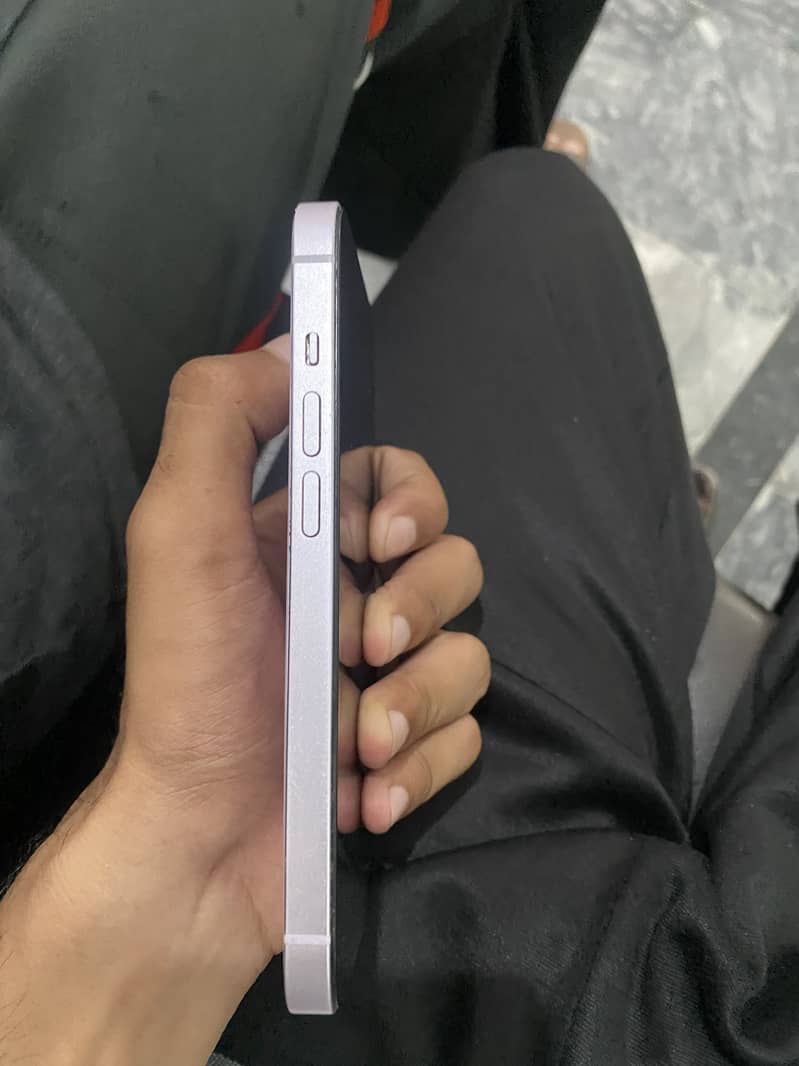 Apple iPhone 14 3