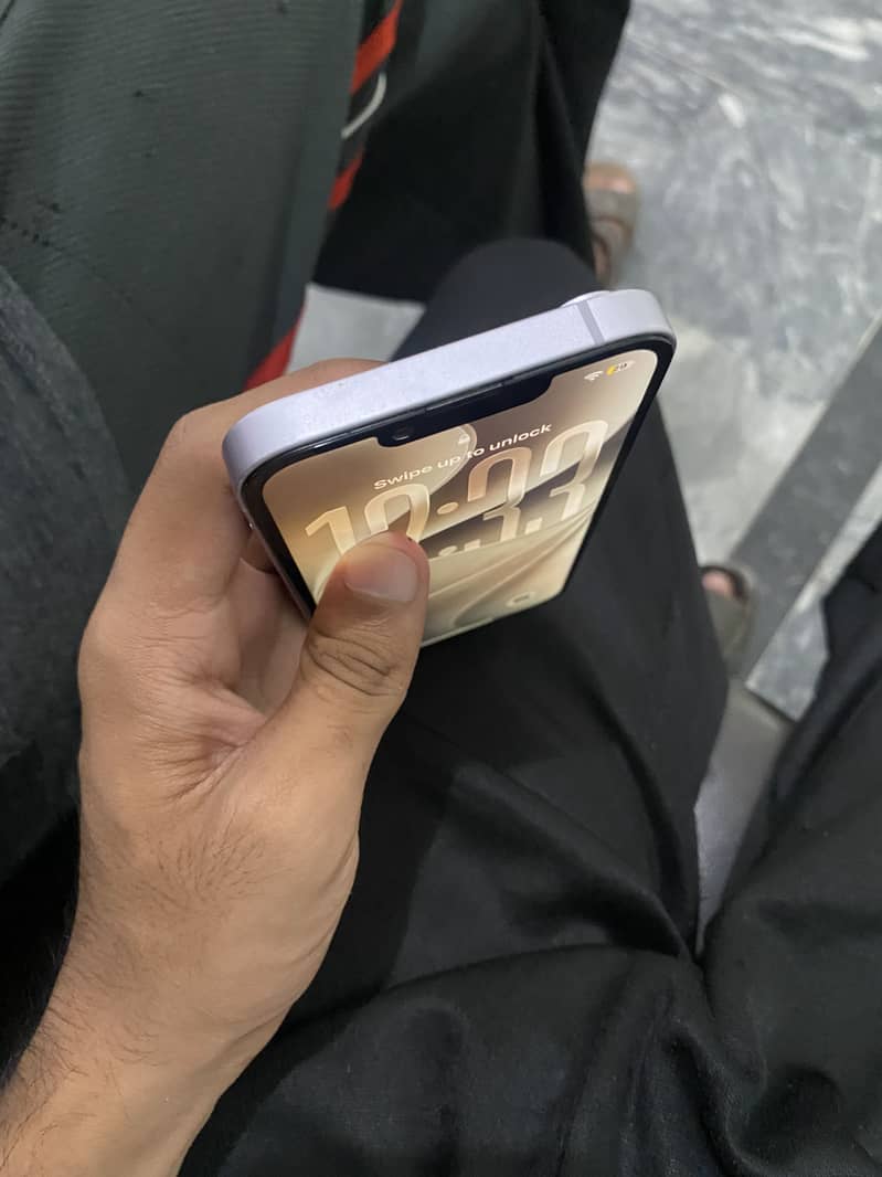 Apple iPhone 14 4