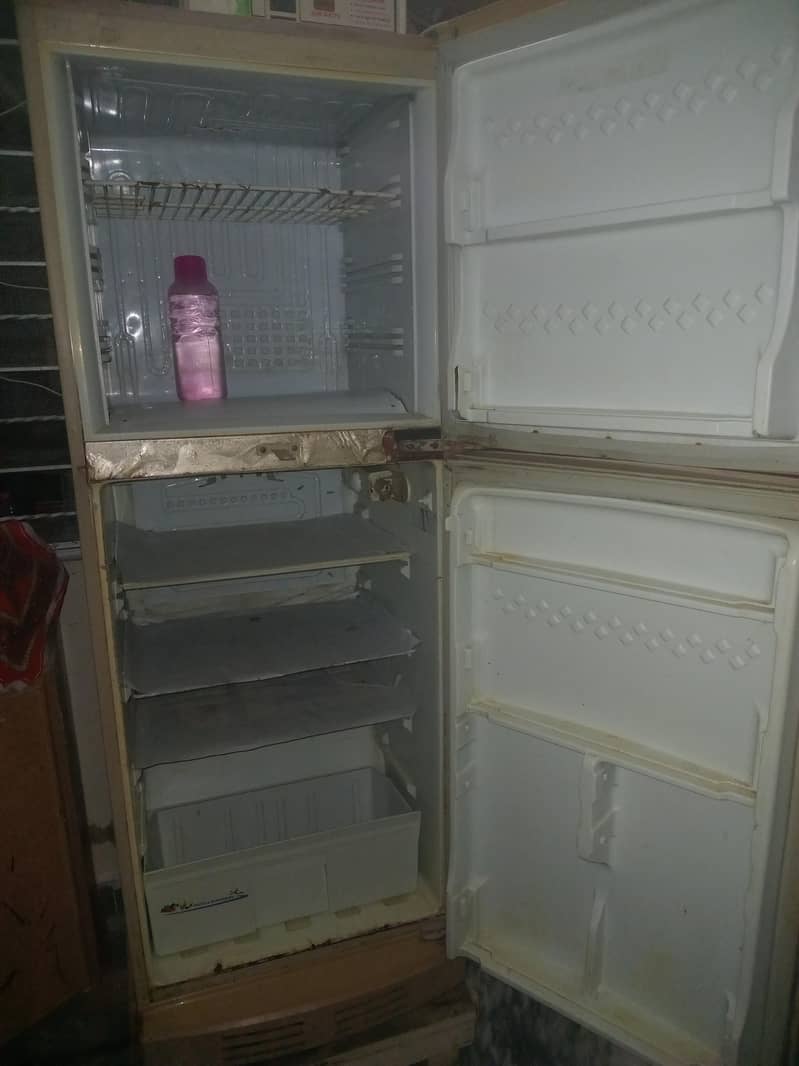 pel fridge 0