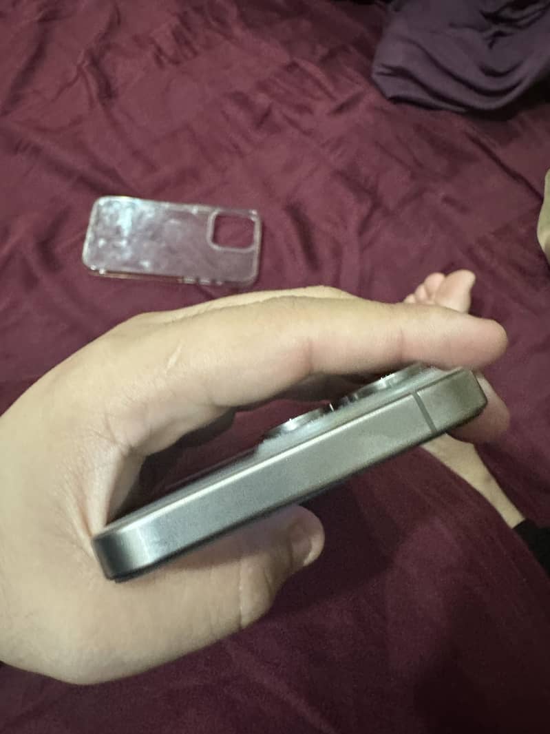 Apple iPhone 15 Pro Max 2