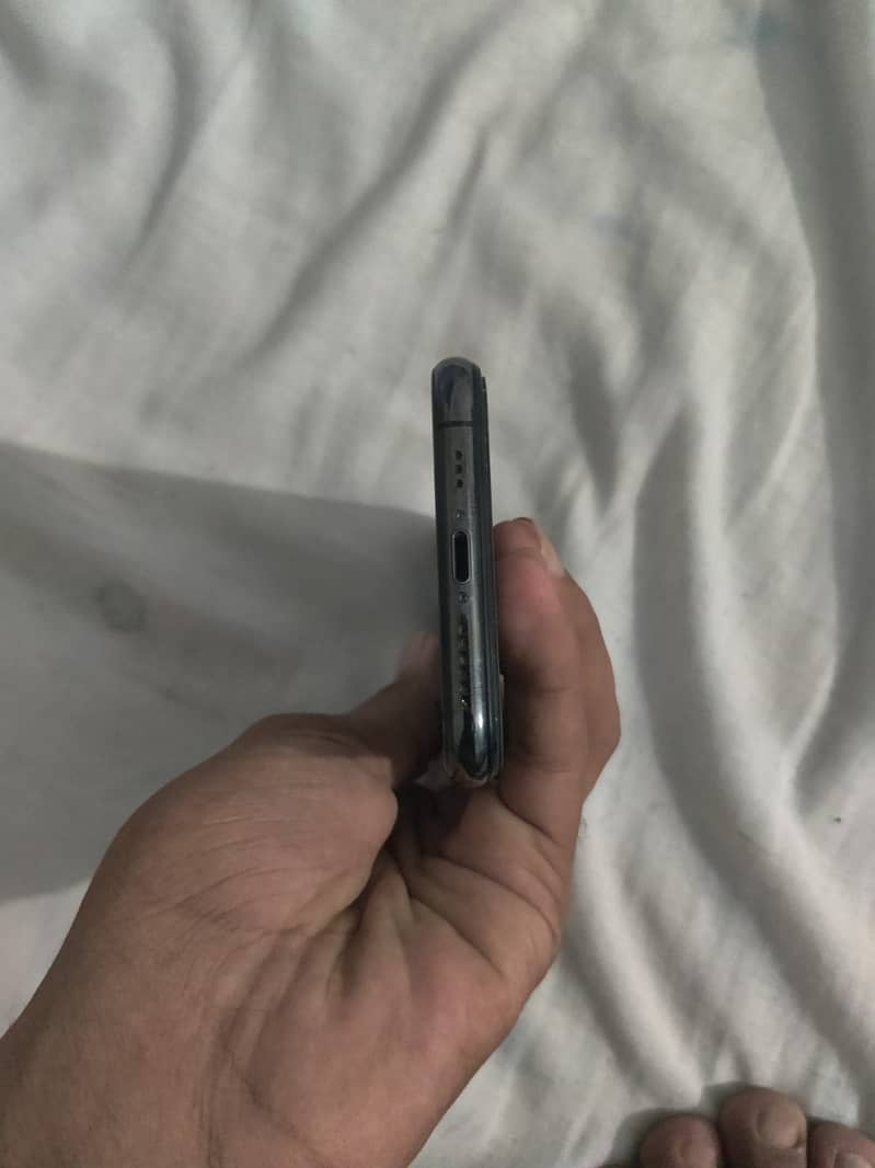 iPhone XS 0