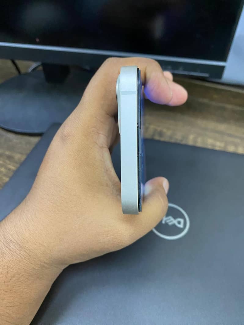 Apple iPhone 13 3