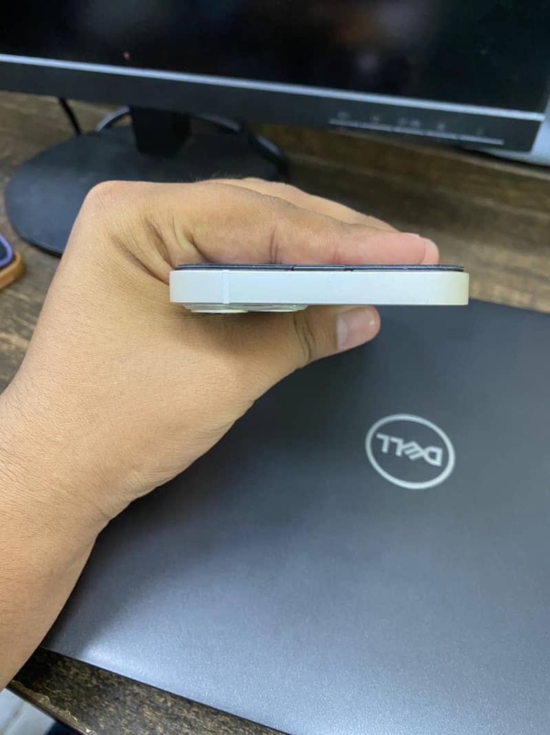 Apple iPhone 13 5