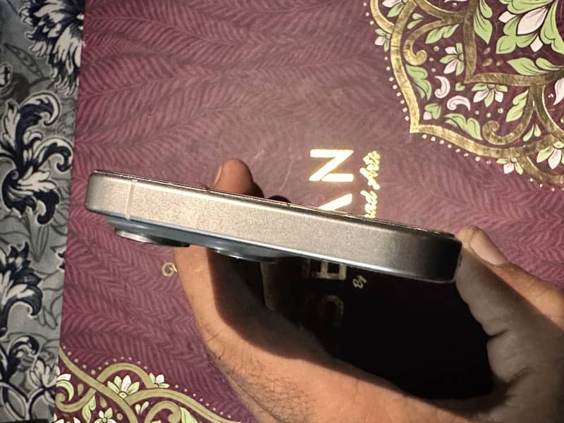 Apple iPhone 15 Pro Max 2