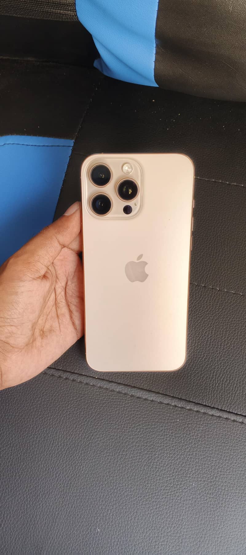 Iphone 16 pro max 3