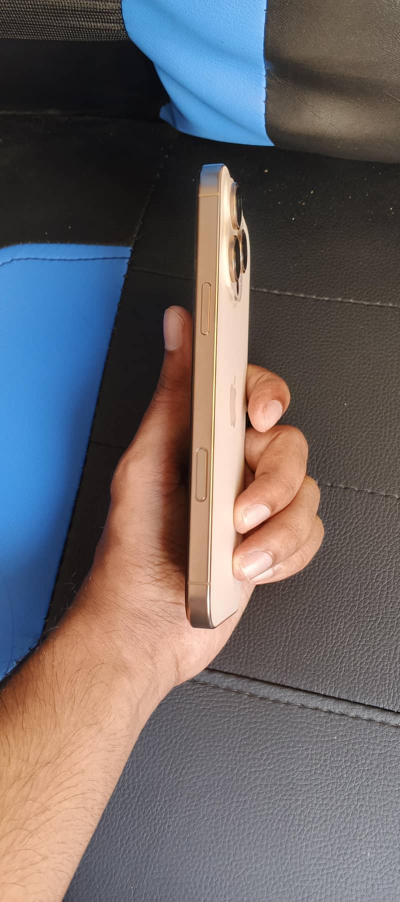 Iphone 16 pro max 4