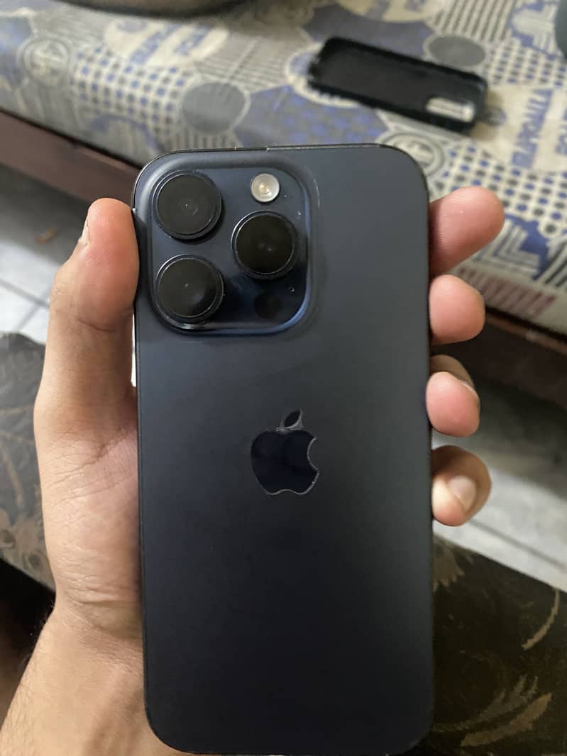 Apple iPhone 15 Pro 4
