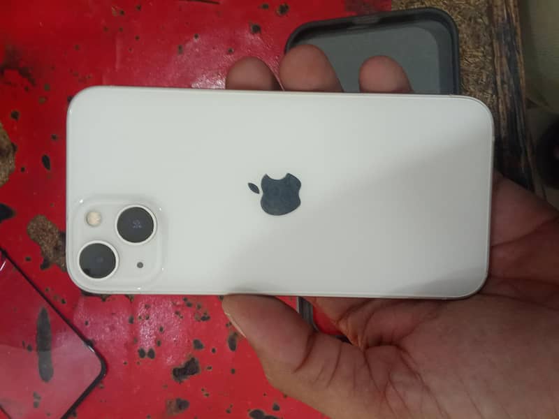 Apple iPhone 13 3