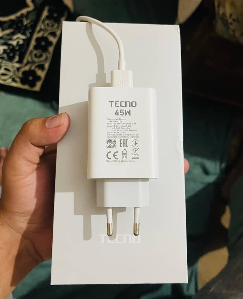 Techno Spark 40 pro 7