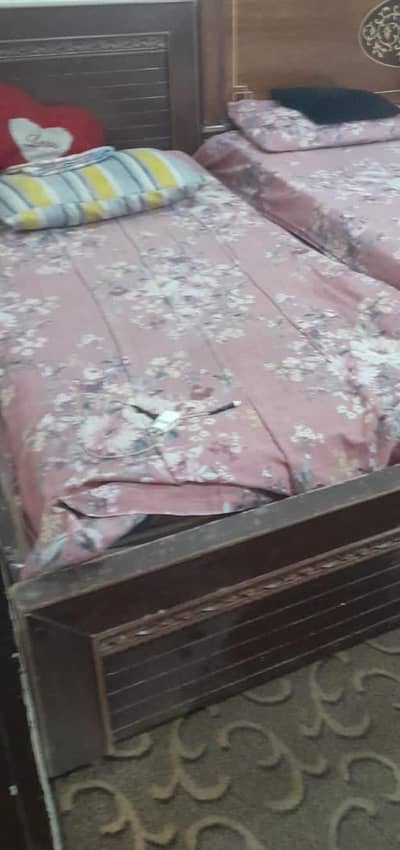 Single bed without Mattress