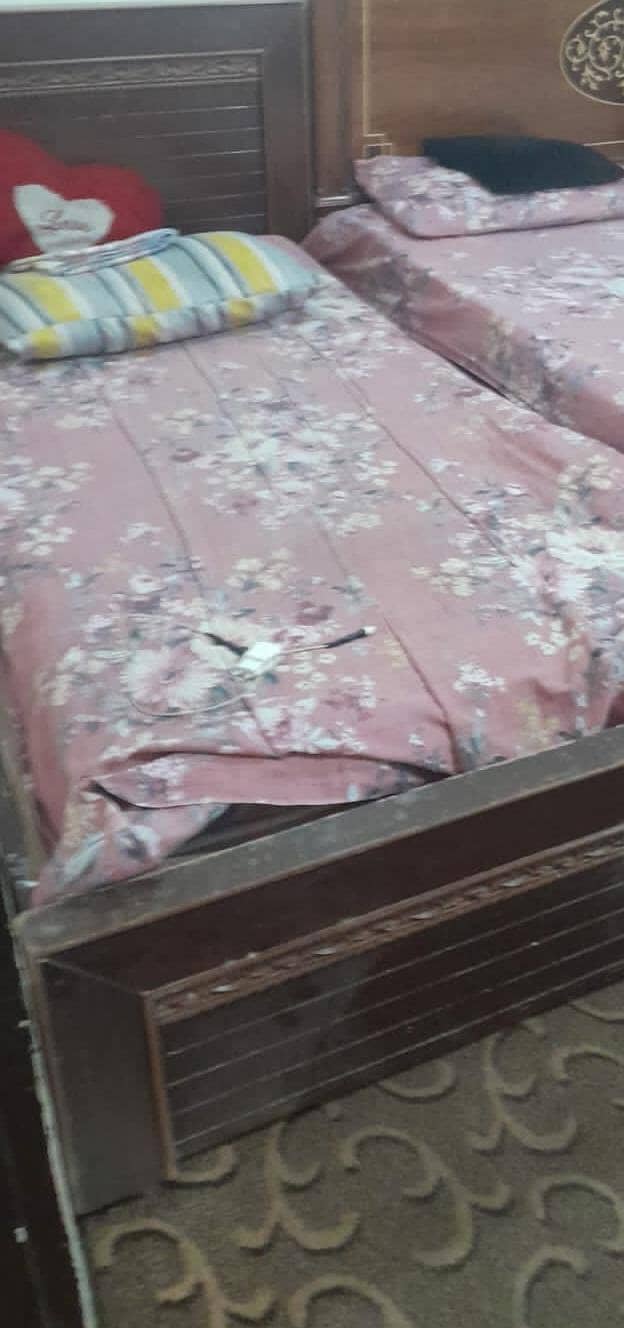 Single bed without Mattress 0
