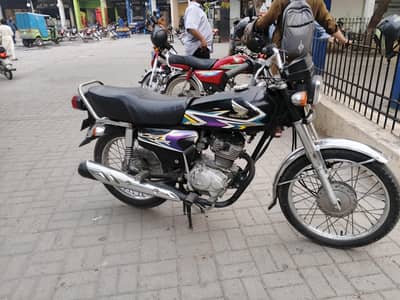 Honda CG 125 urgent sale only serious buyer